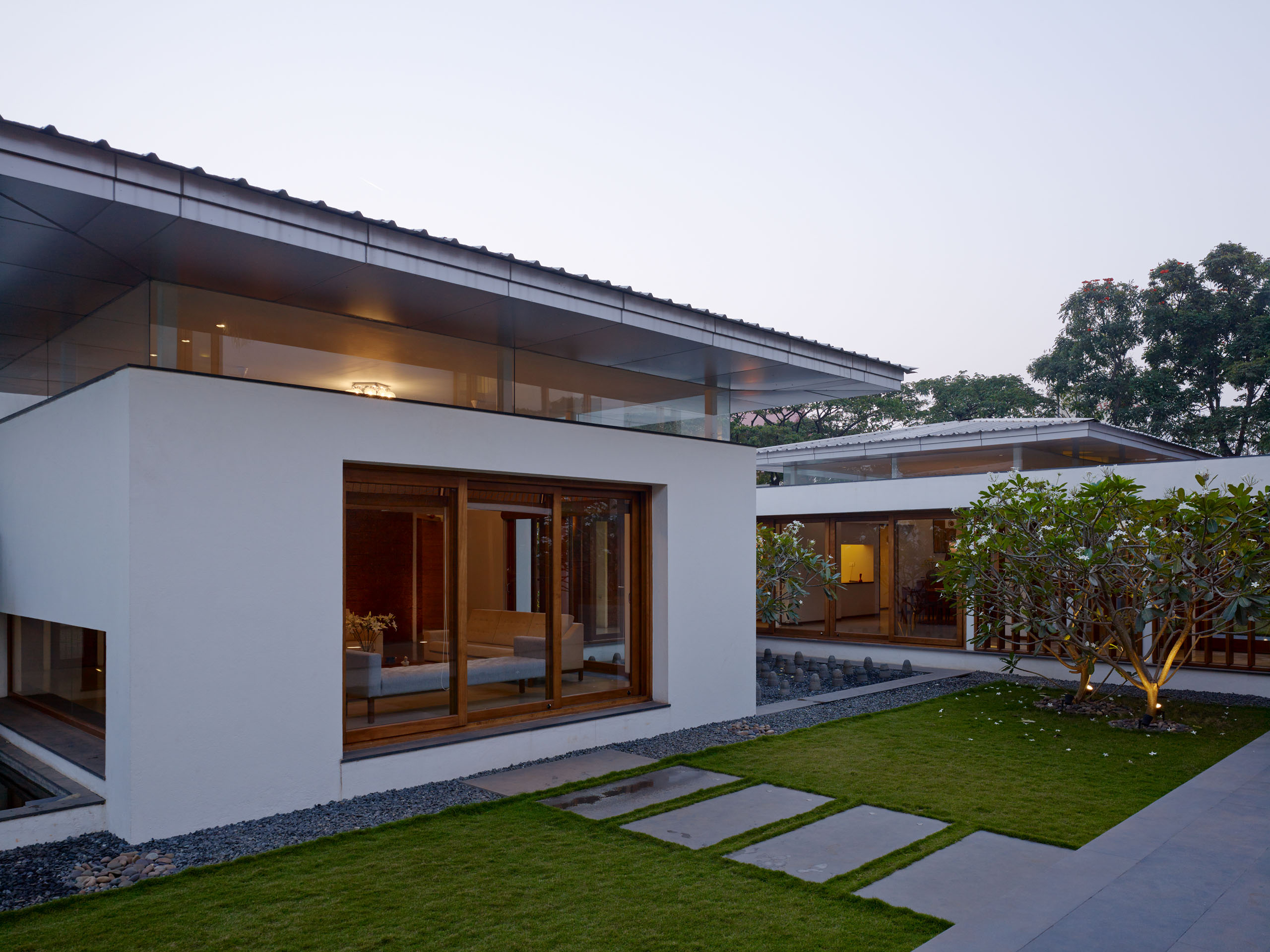 E13430 ALPA 036813 j2560